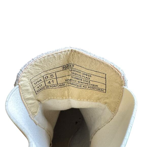 Antonio de Faria Neutral Cream Suede Leather Chunky Lug Pull On Chelsea Boots - Picture 11 of 12